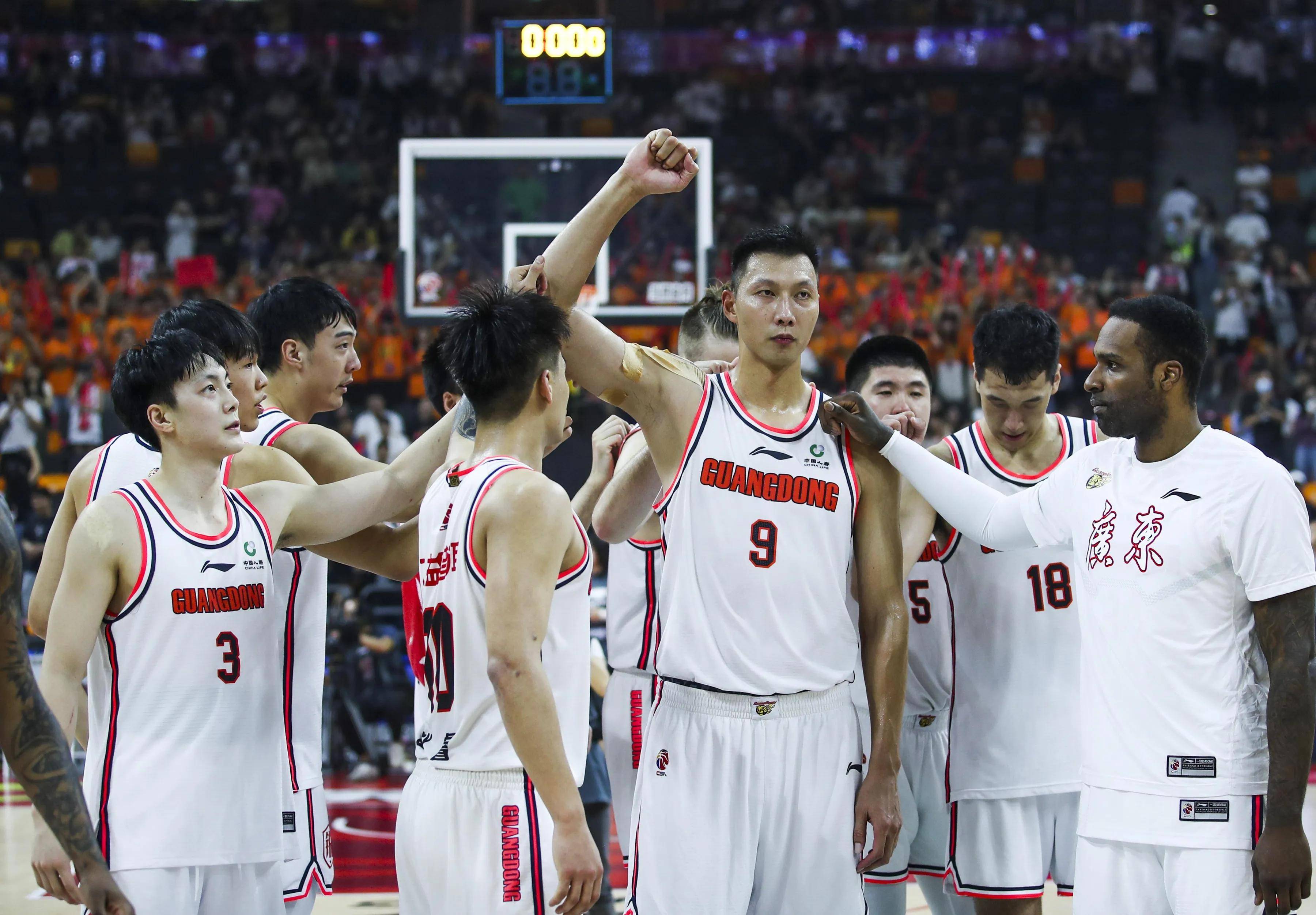 球队备战关键比赛队员士气高昂 球队备战关键比赛队员士气高昂