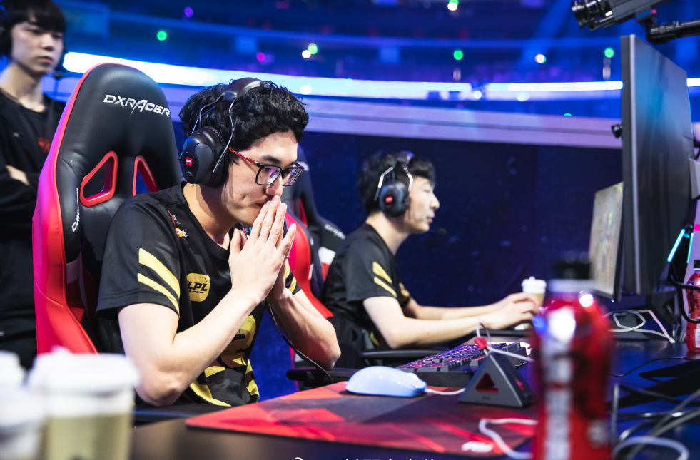 100T横扫TL,Crisp线上压制力十足鏖战多局半决赛,锁定晋级资格 100T横扫TL,Crisp线上压制力十足鏖战多局半决赛,锁定晋级资格