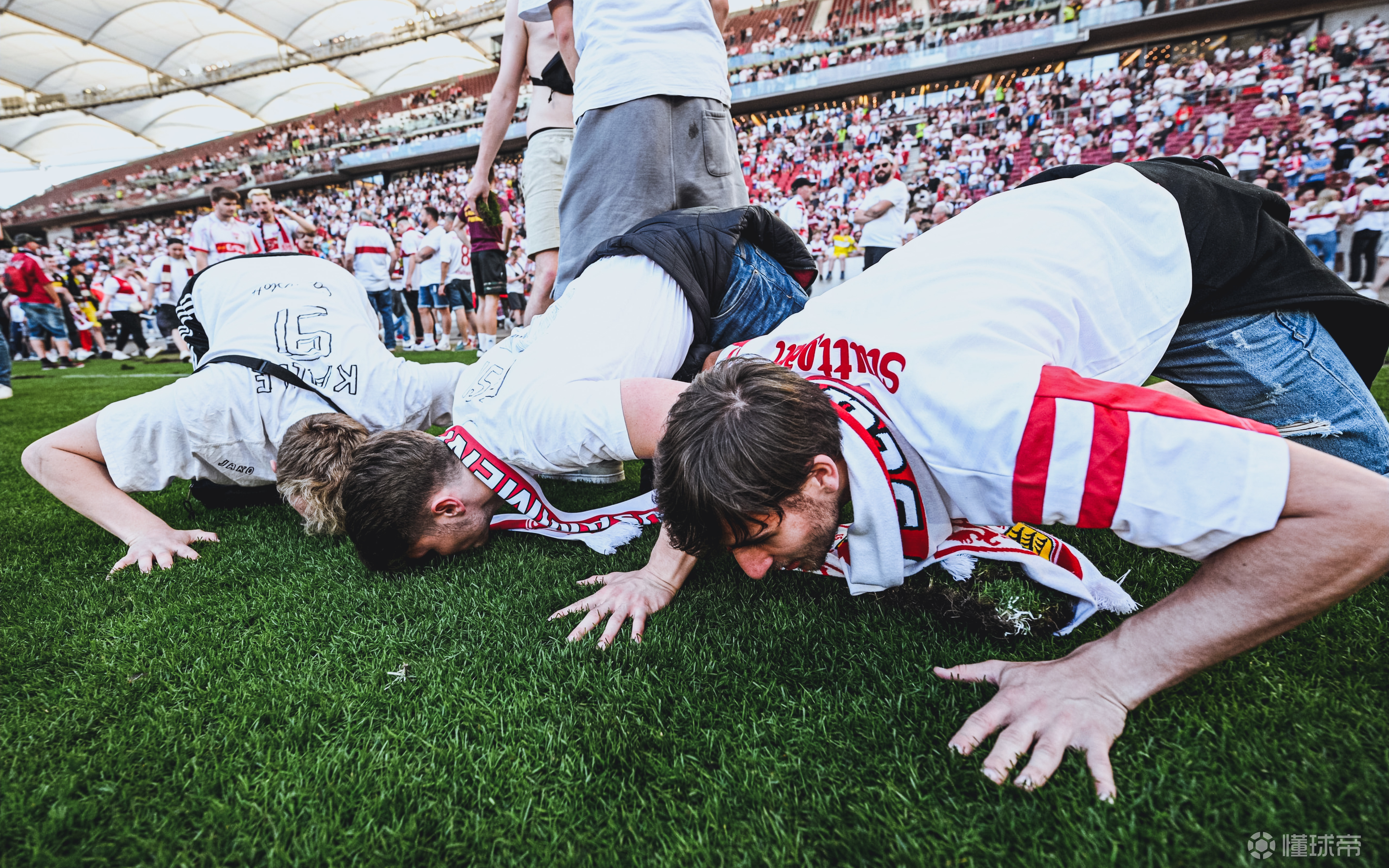 斯图加特遭逆转,保级艰难局面 斯图加特遭逆转,保级艰难局面