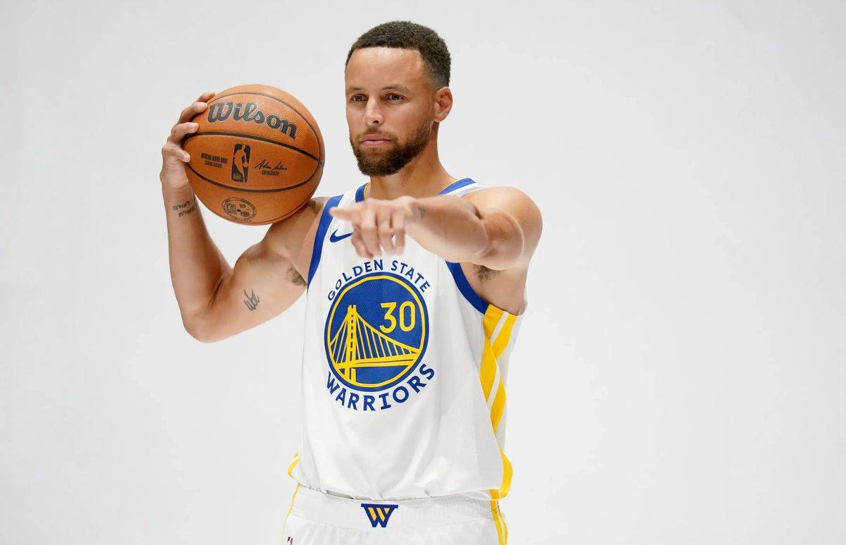 勇士再胜绿军，豪取六连胜