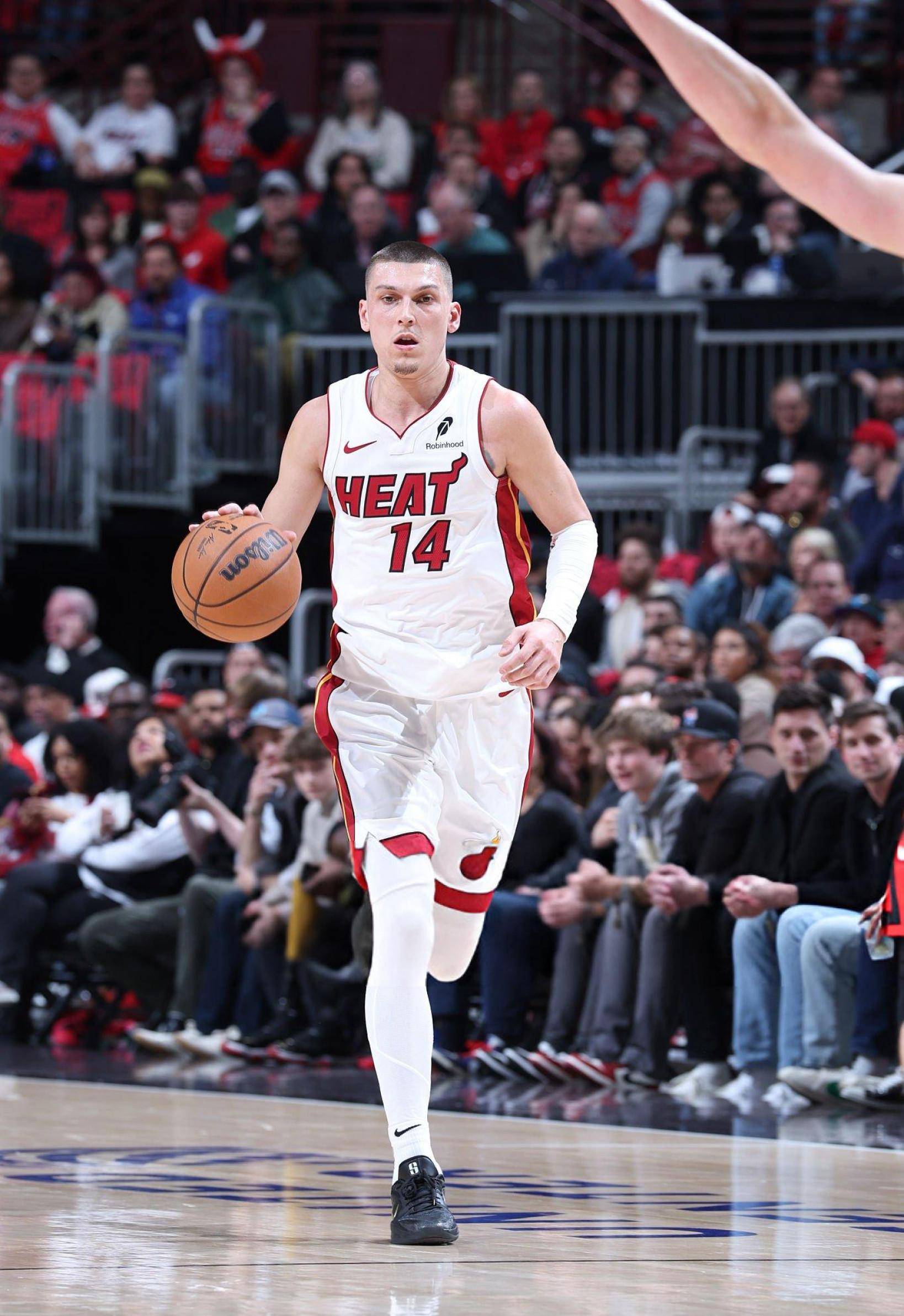 热火力克老鹰，取得三连胜