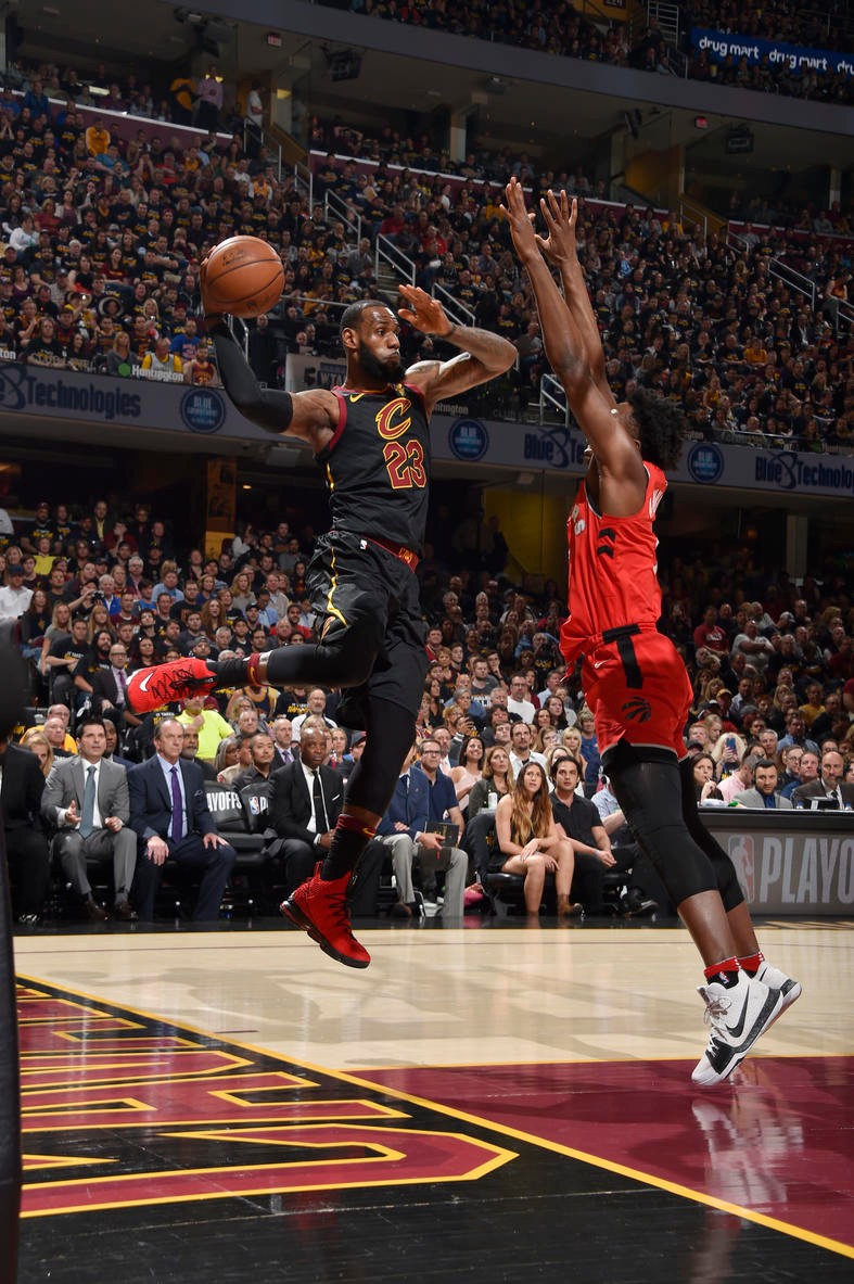 紧邻绝杀,猛龙获得领先 紧邻绝杀,猛龙获得领先