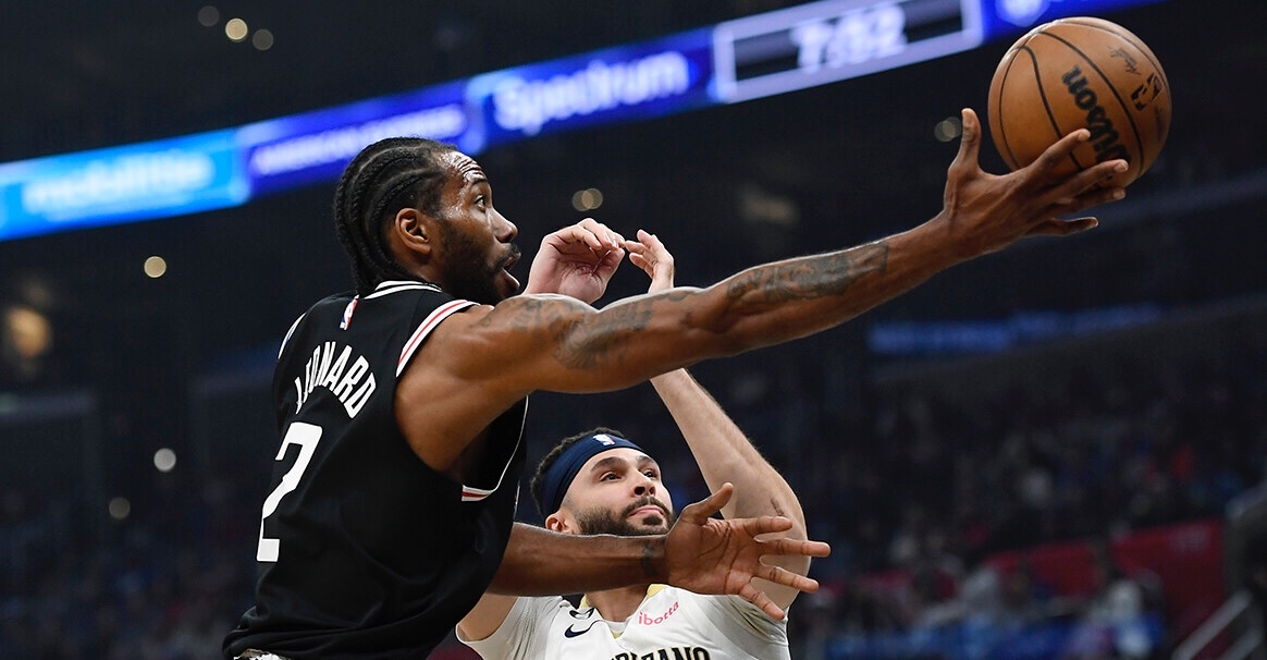 雄鹿逆转鹈鹕，继续保持领先