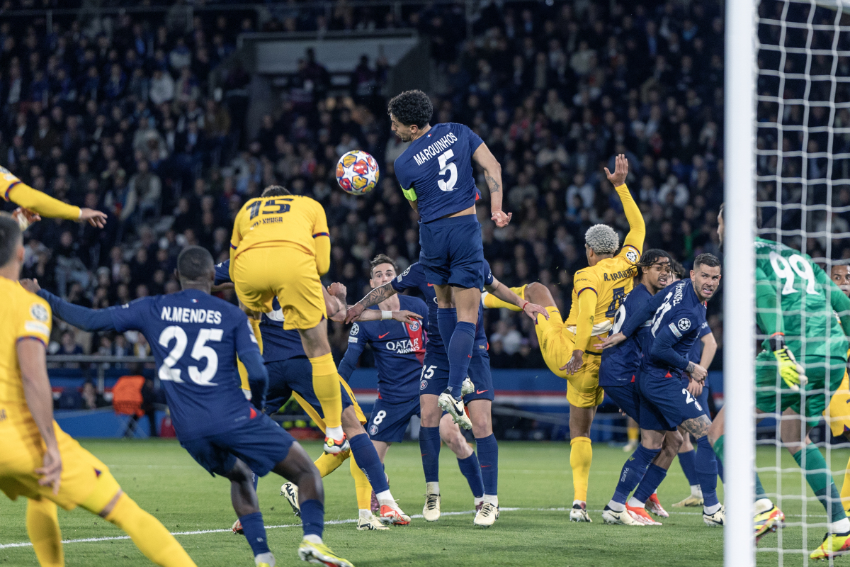 巴黎圣日耳曼继续领跑法甲联赛，击败里尔取得关键胜利