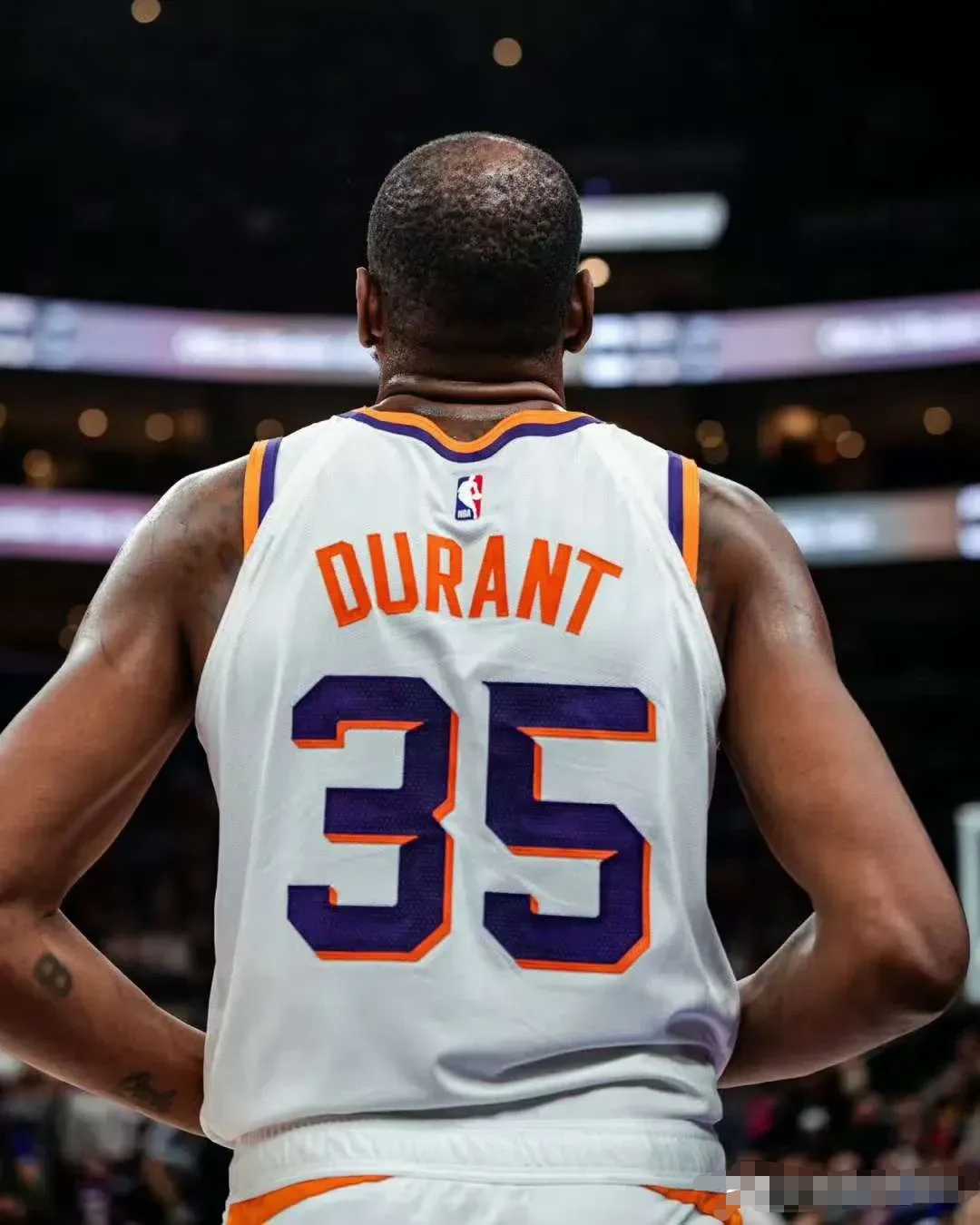 太阳轻取活塞，布克连得超20分的简单介绍