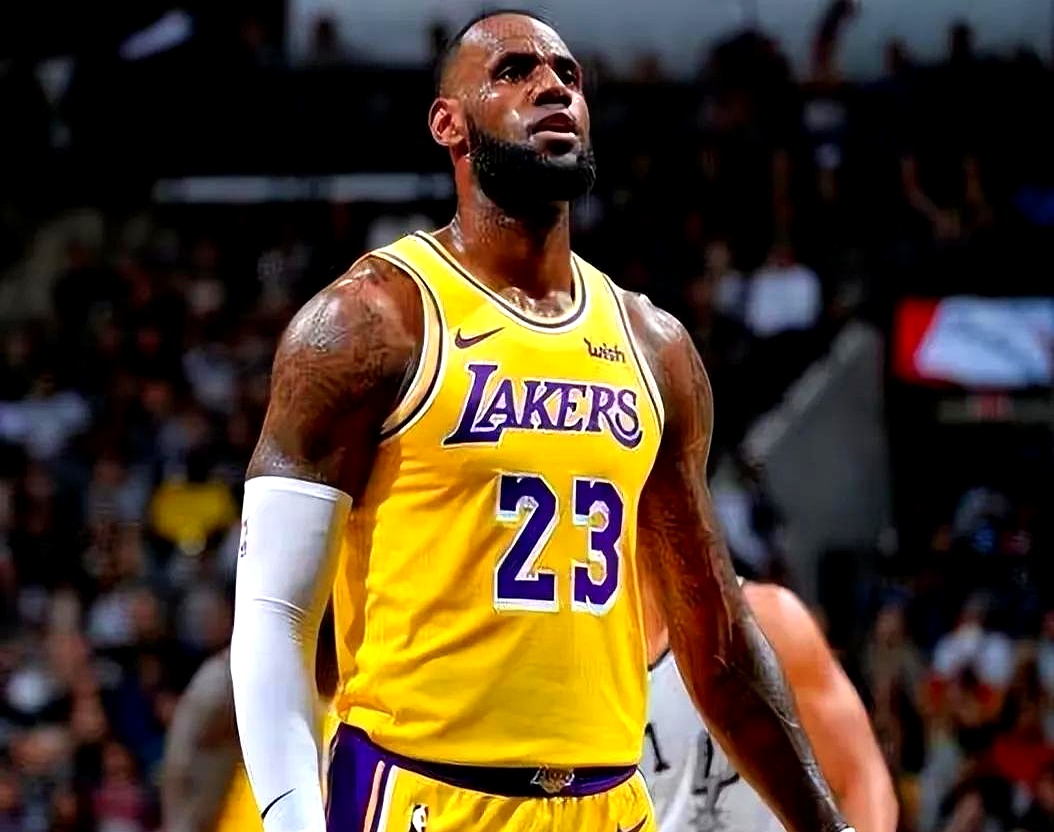 湖人大胜小牛逆转比赛晋级西决,詹姆斯创造历史成为首位连续7年进总决赛的简单介绍 湖人大胜小牛逆转比赛晋级西决,詹姆斯创造历史成为首位连续7年进总决赛的简单介绍